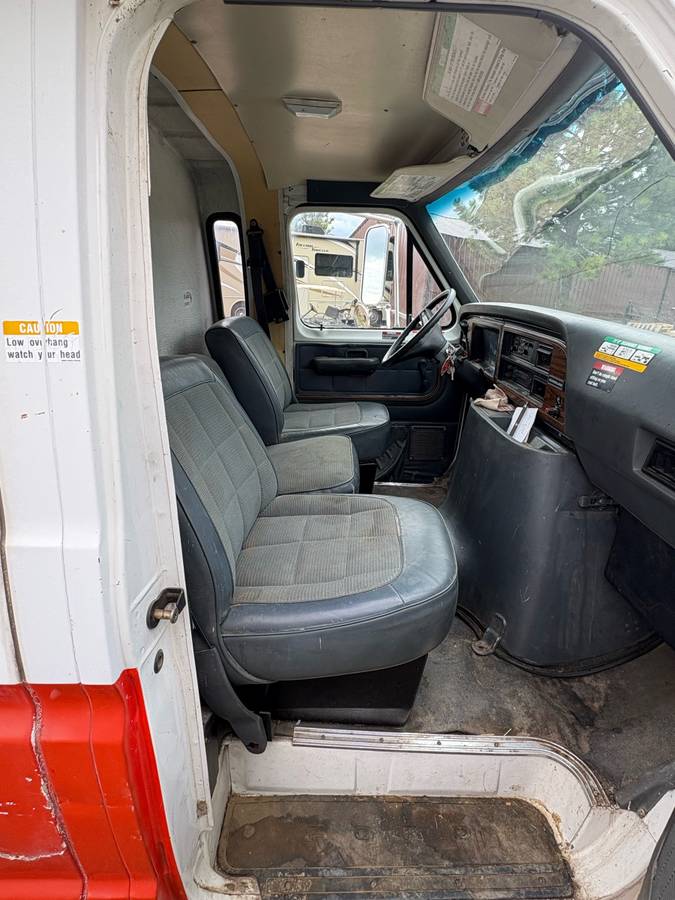 Ford-moving-van-diesel-1990-red-2