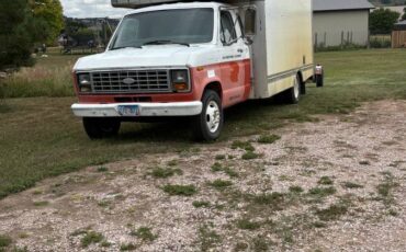 Ford-moving-van-diesel-1990-red