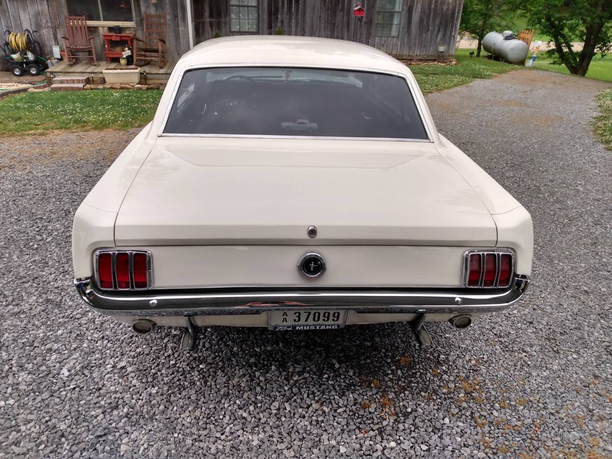 Ford-mustang-1965-white-5