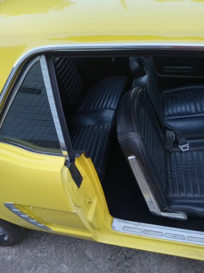 Ford-mustang-1965-yellow-1