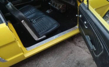 Ford-mustang-1965-yellow-2