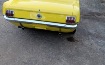 Ford-mustang-1965-yellow-4