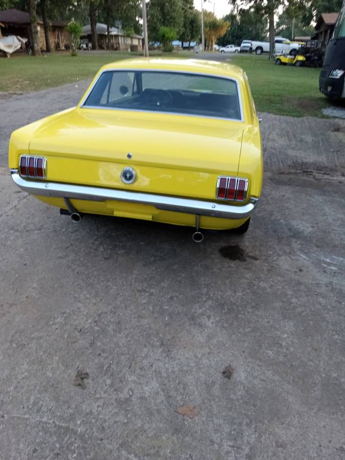 Ford-mustang-1965-yellow-4