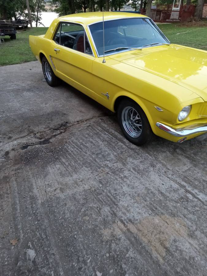 Ford-mustang-1965-yellow-5