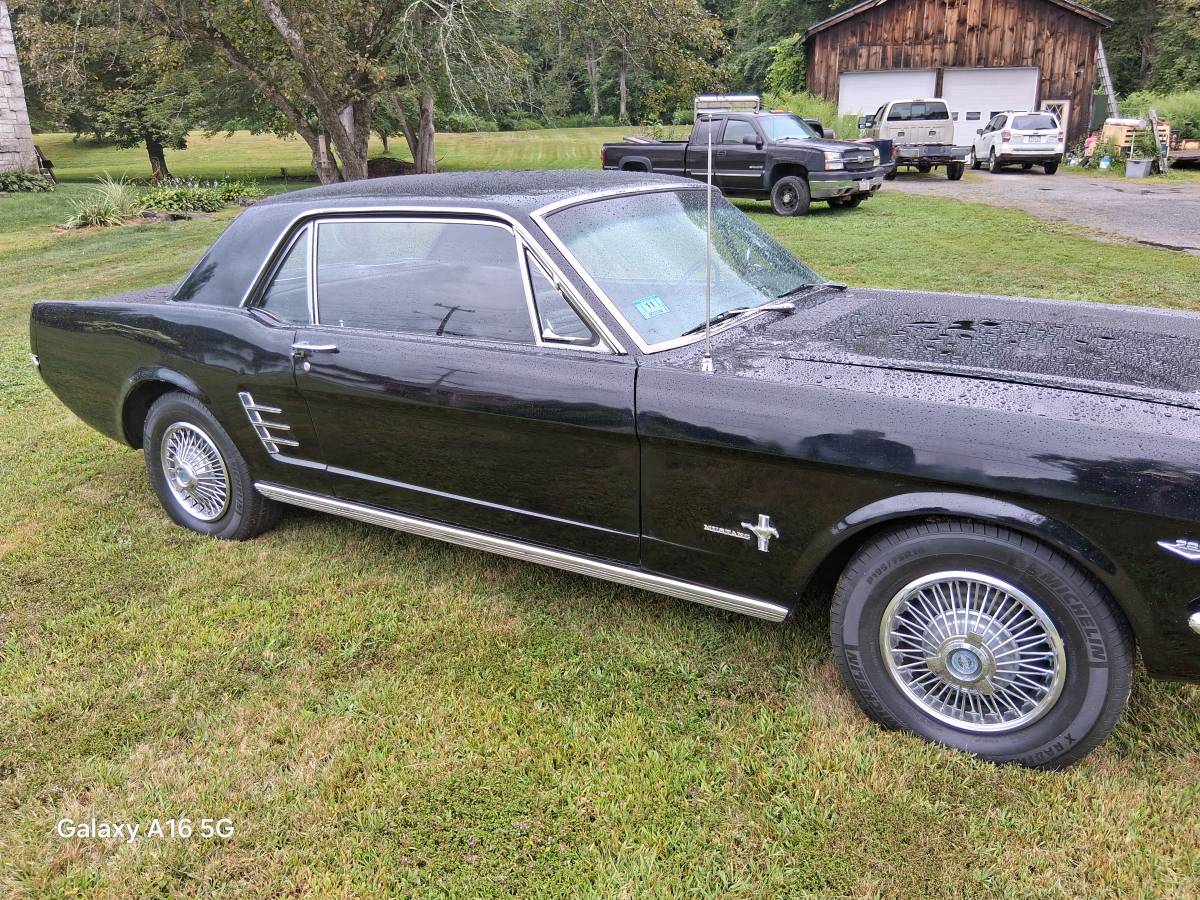 Ford-mustang-1966-black-2