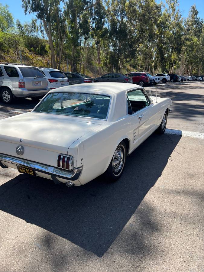 Ford-mustang-1966-white-3