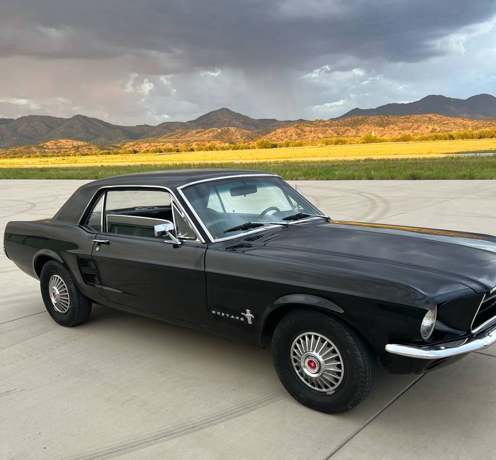 Ford-mustang-1967-black