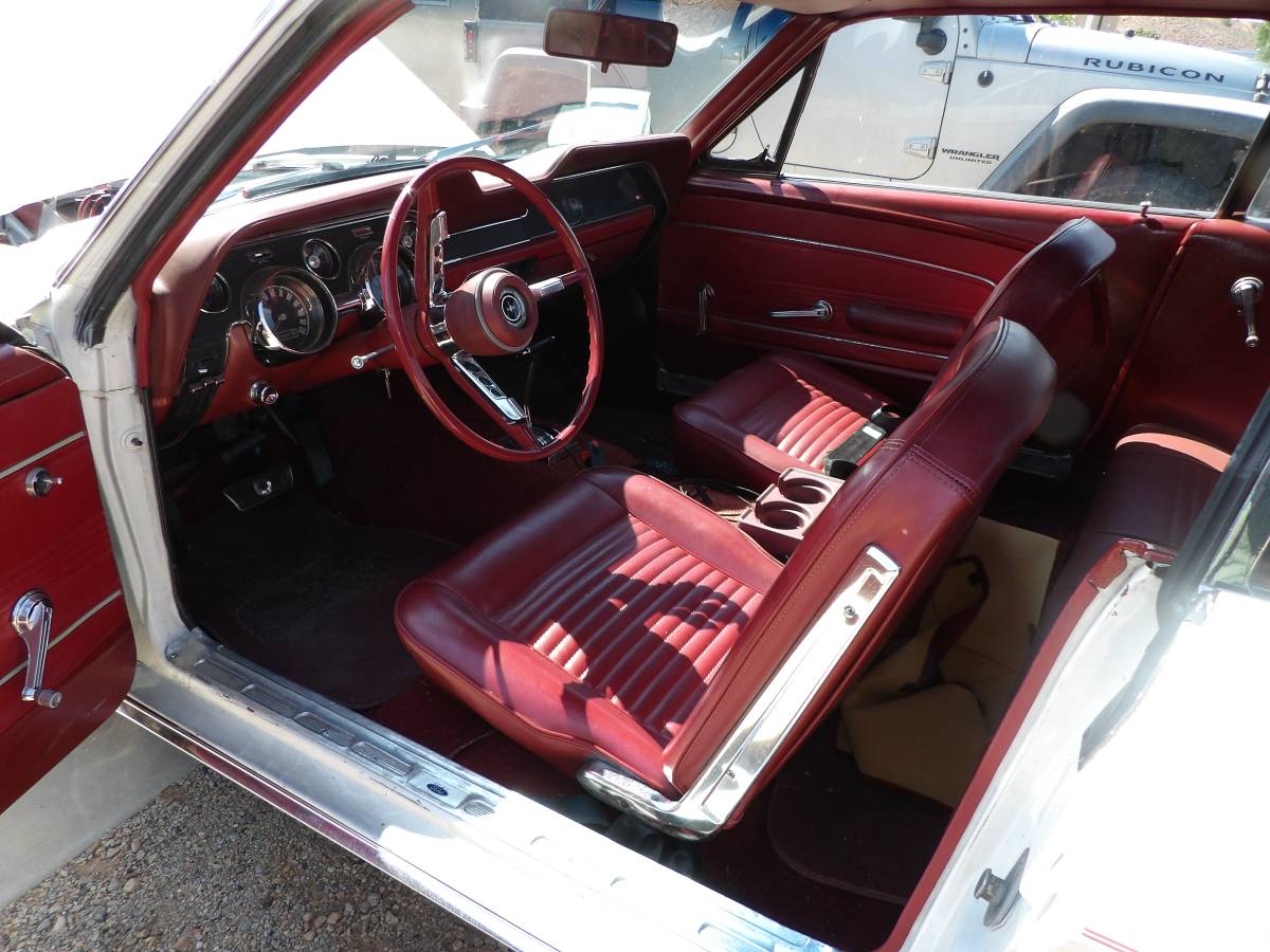 Ford-mustang-1967-white-1