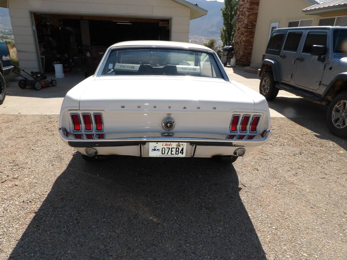 Ford-mustang-1967-white-4