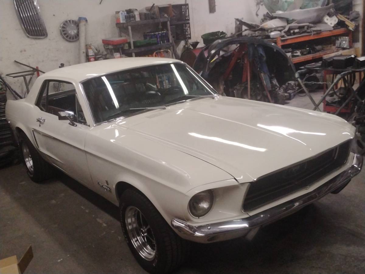 Ford-mustang-1968-white-2
