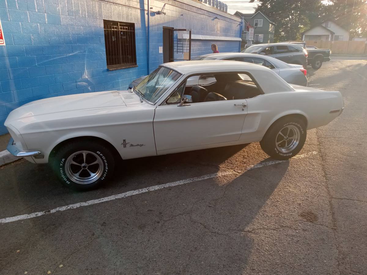 Ford-mustang-1968-white