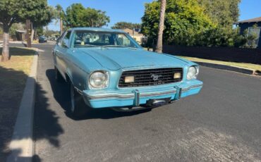 Ford-mustang-1977-blue-1