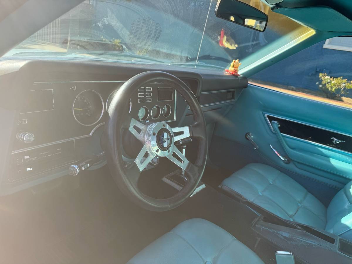 Ford-mustang-1977-blue-14