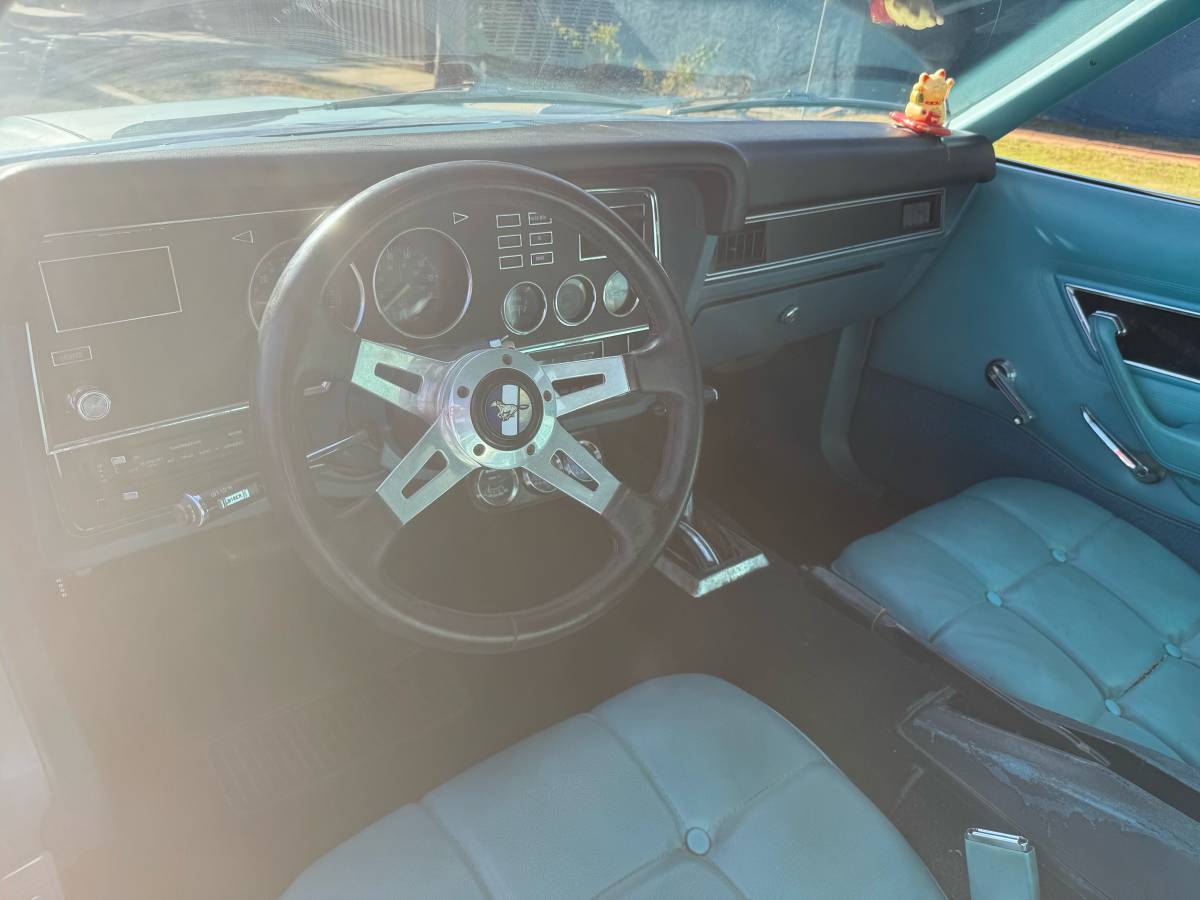 Ford-mustang-1977-blue-21