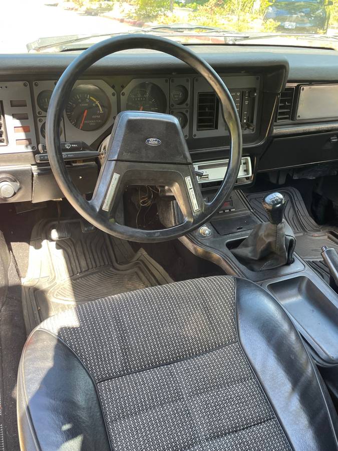Ford-mustang-1984-2