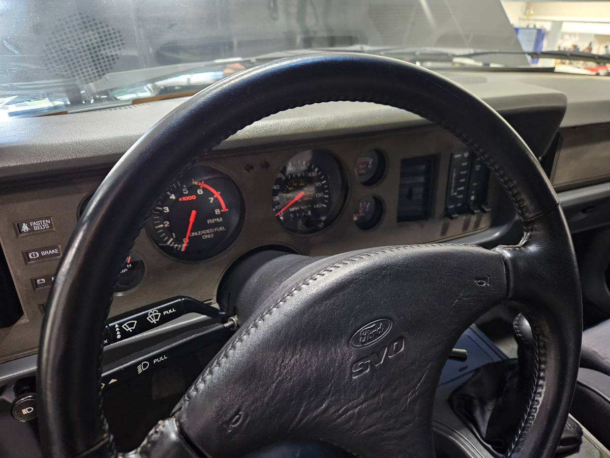 Ford-mustang-1984-black-2