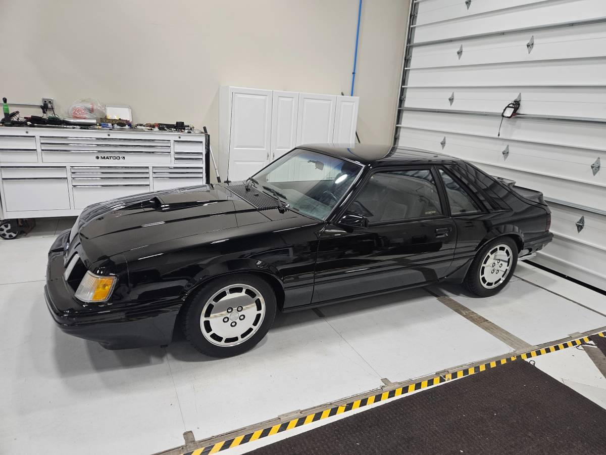 Ford-mustang-1984-black