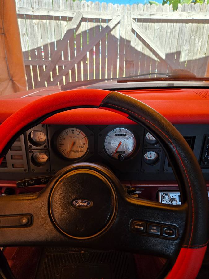 Ford-mustang-1986-red-10