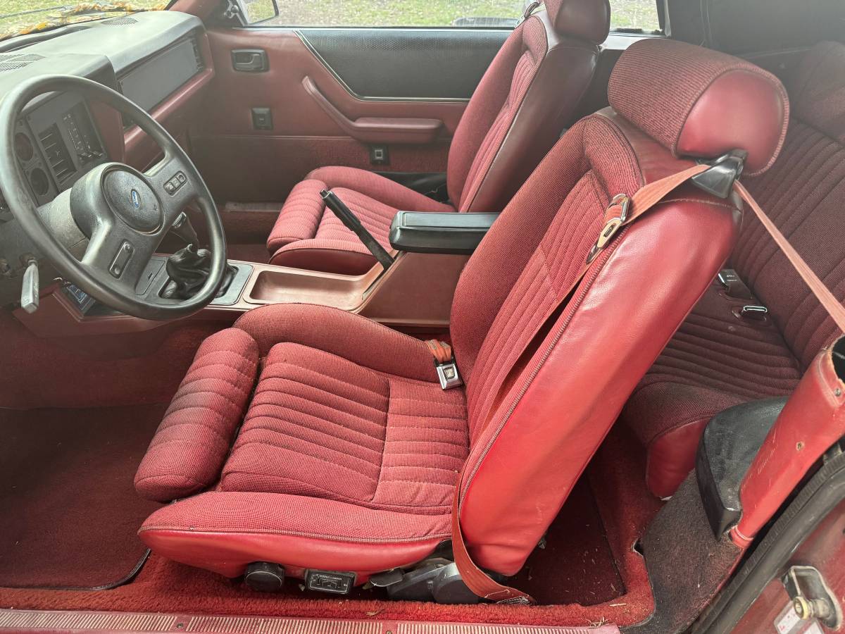Ford-mustang-1986-red-9
