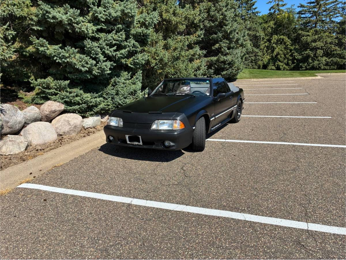 Ford-mustang-1988-black-18