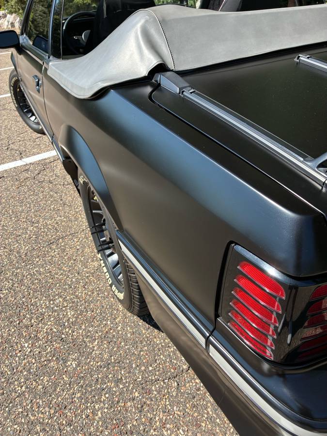 Ford-mustang-1988-black-2