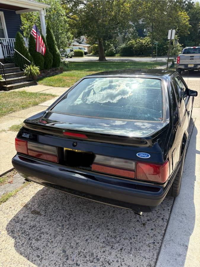 Ford-mustang-1988-black-3