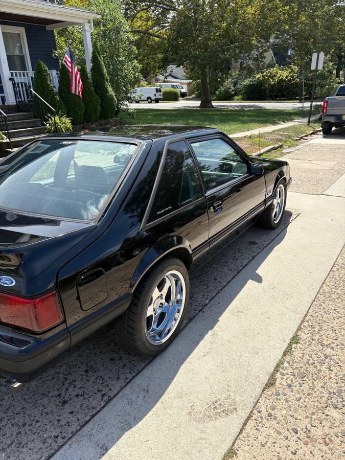 Ford-mustang-1988-black-4