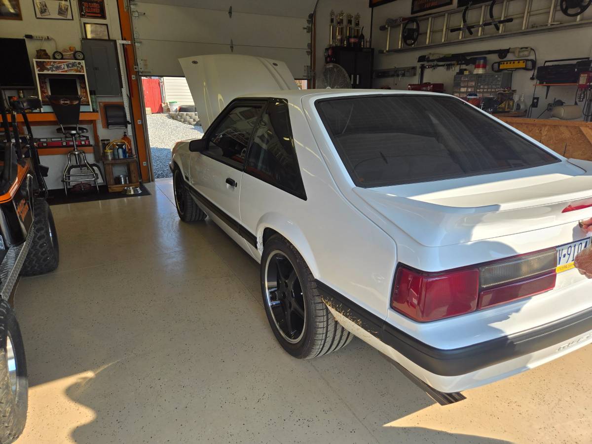 Ford-mustang-1991-white-11