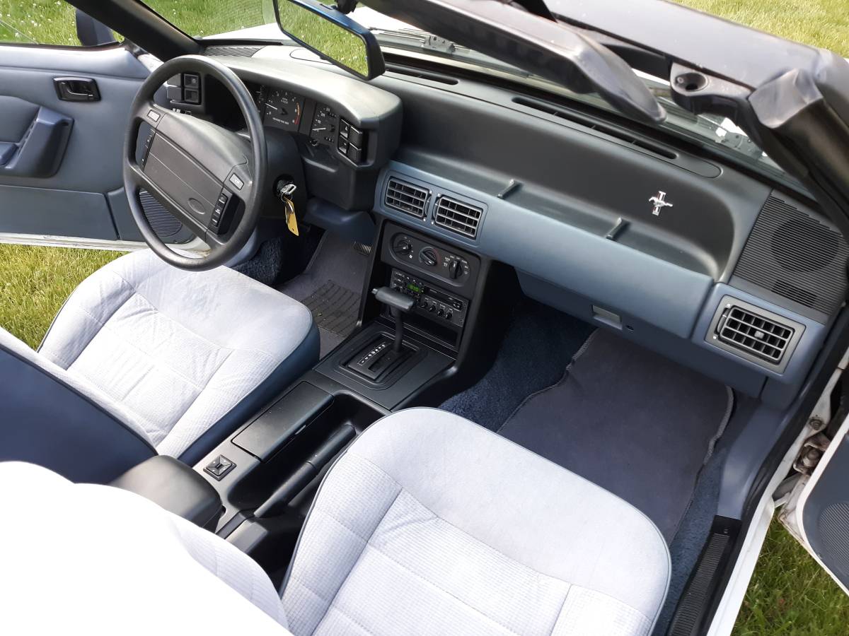 Ford-mustang-1991-white-16