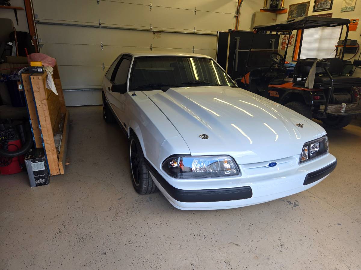 Ford-mustang-1991-white-2