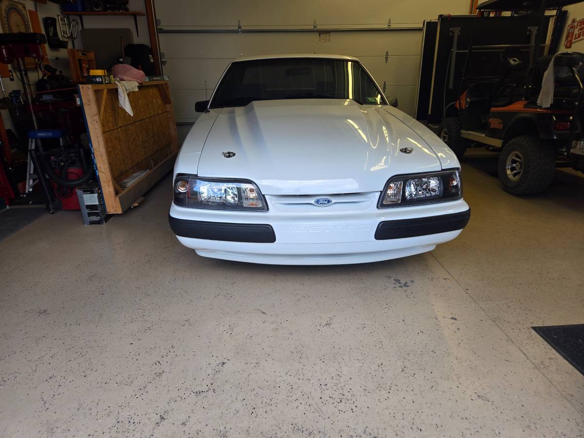 Ford-mustang-1991-white-3