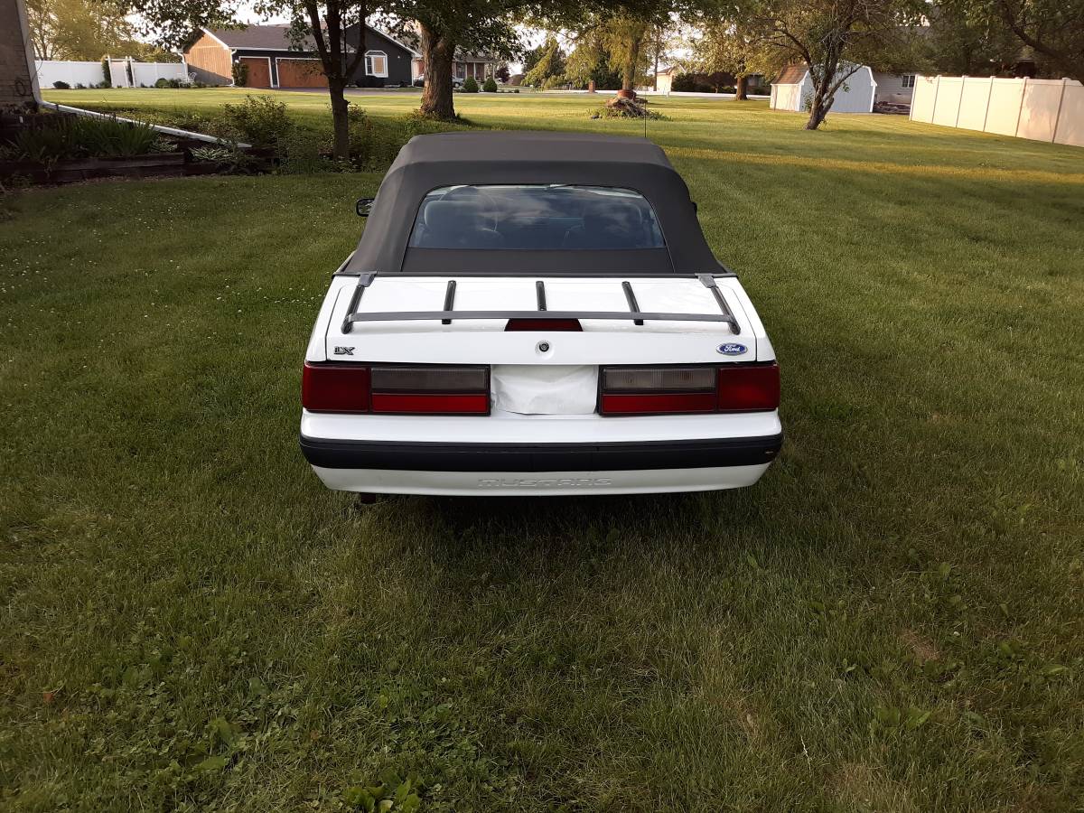 Ford-mustang-1991-white-4