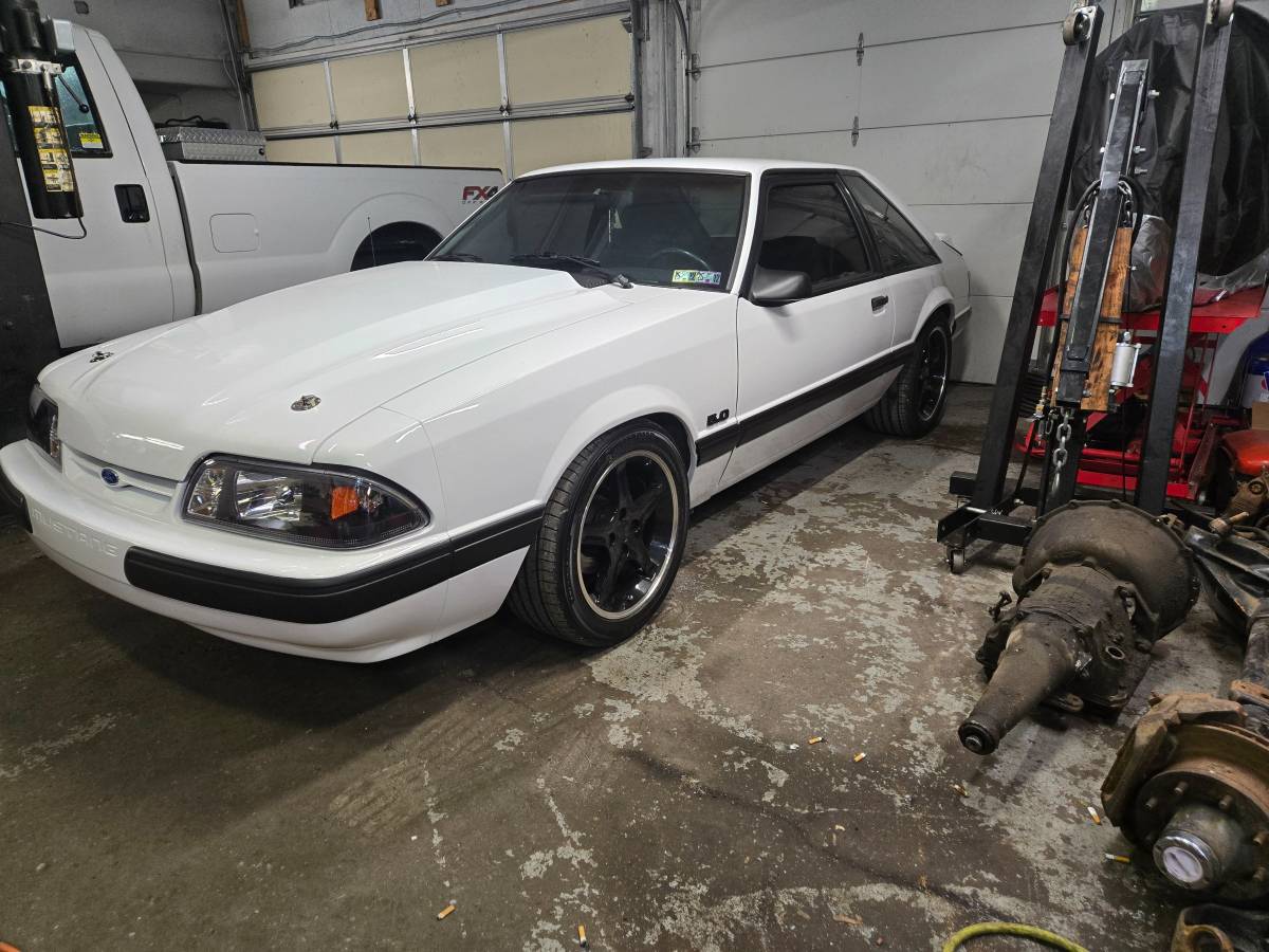Ford-mustang-1991-white-6