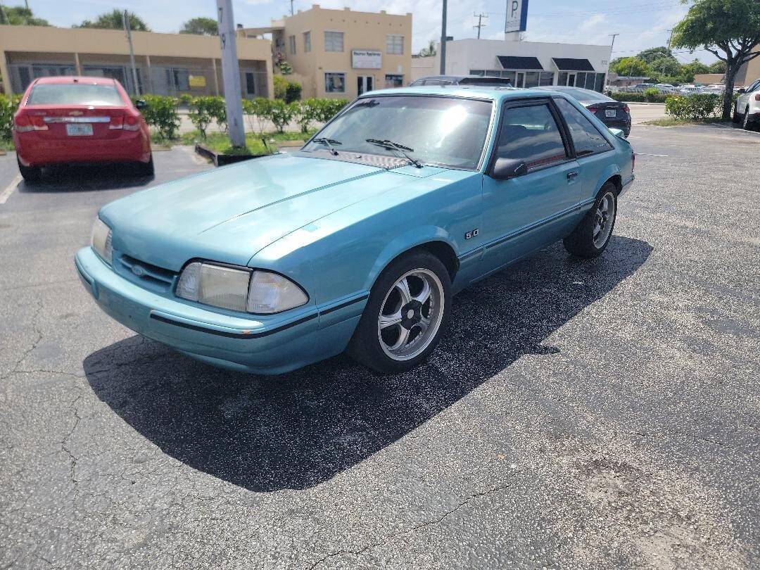 Ford-mustang-1993-3