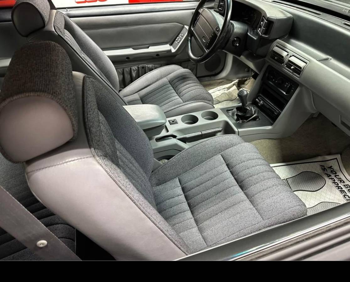 Ford-mustang-1993-3