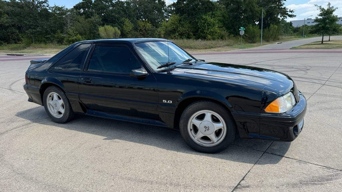 Ford-mustang-1993-black-1