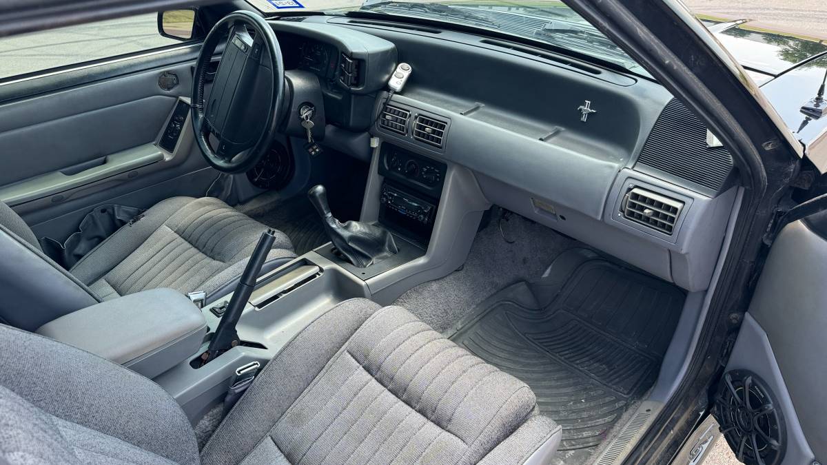 Ford-mustang-1993-black-10