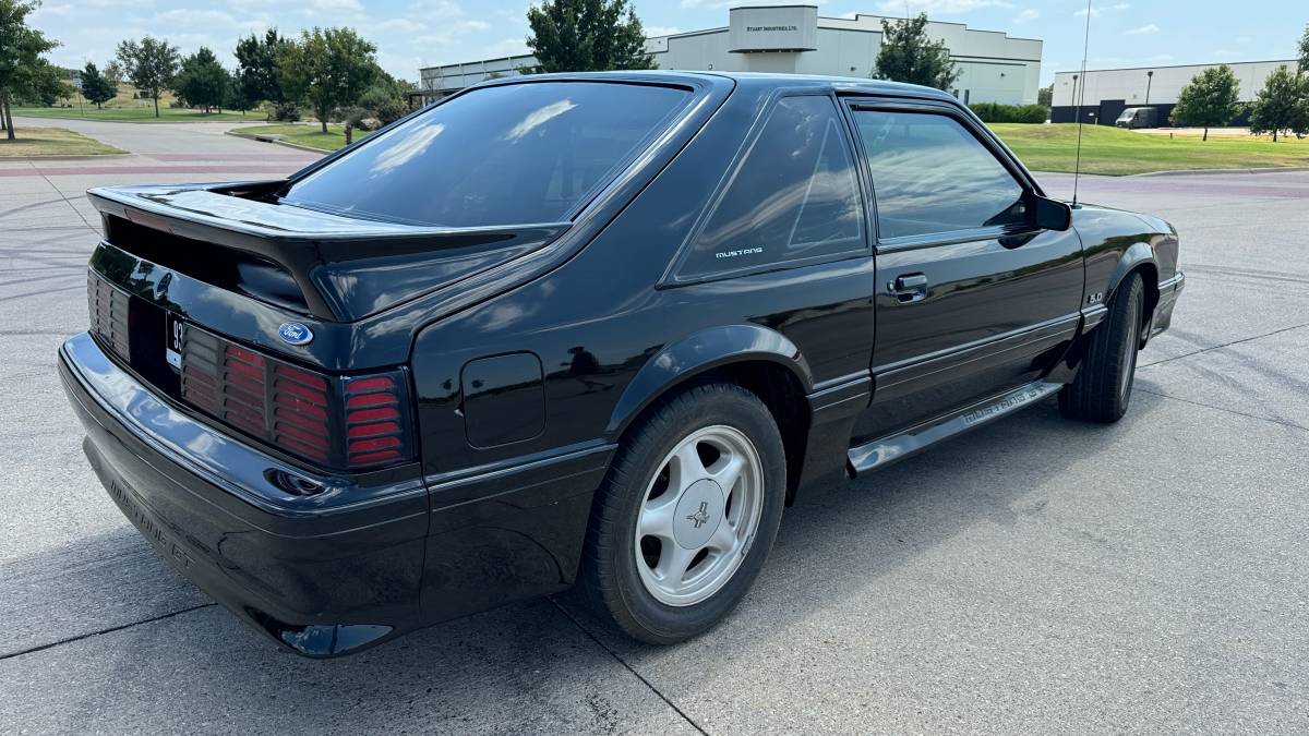 Ford-mustang-1993-black-3