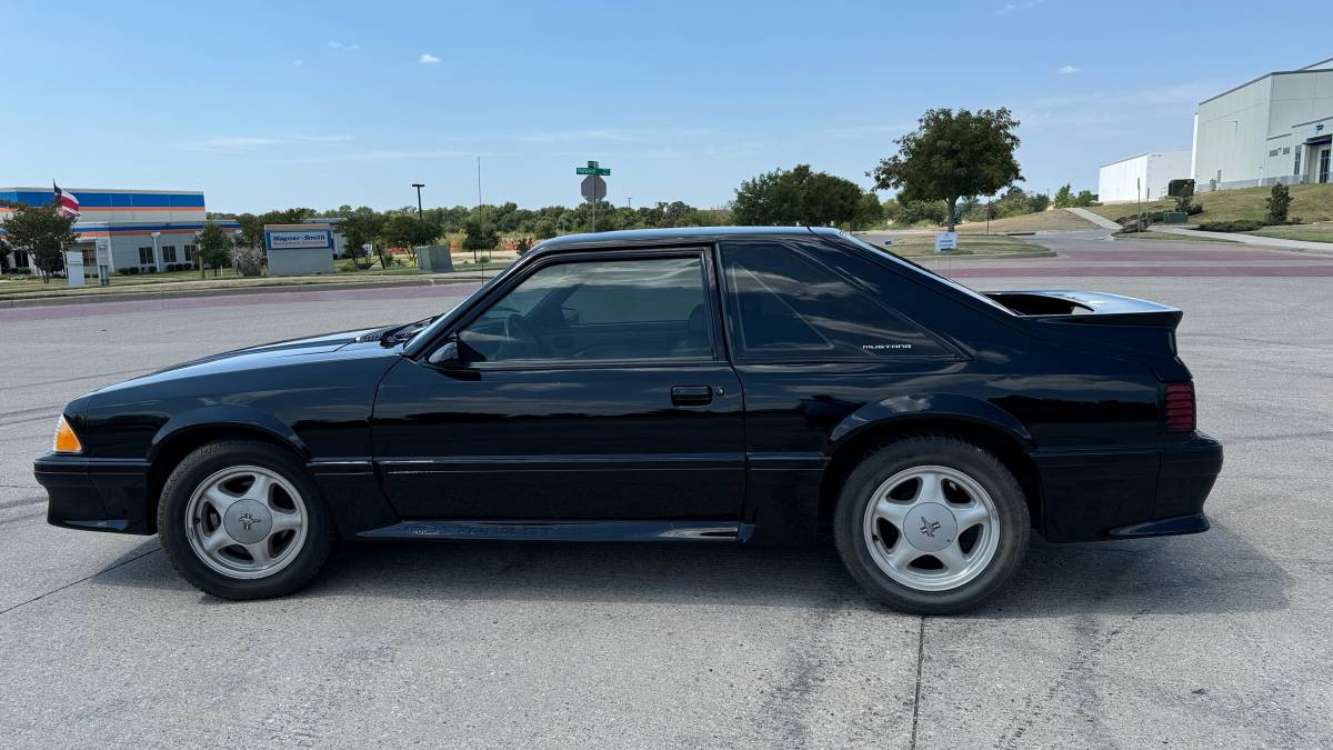 Ford-mustang-1993-black-7