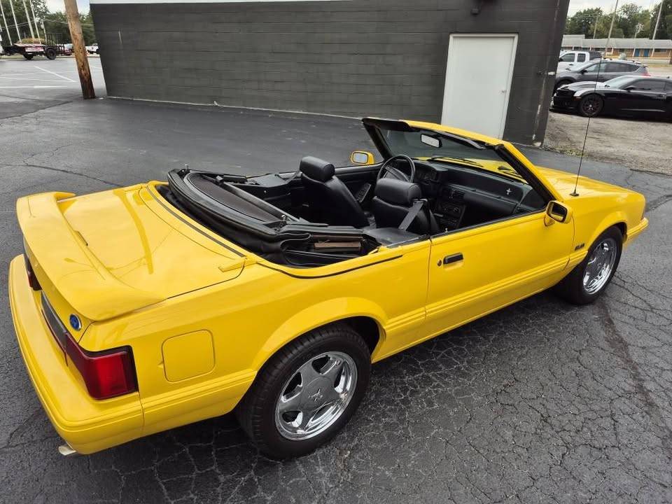 Ford-mustang-1993-yellow-1