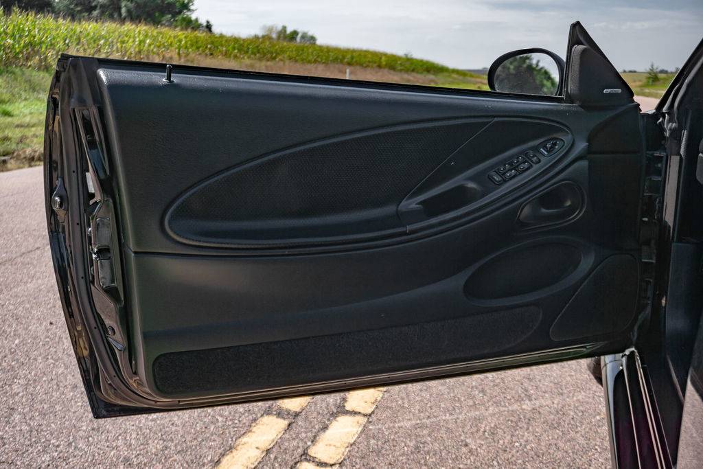 Ford-mustang-1995-black-42