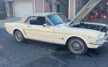Ford-mustang-convertible-1965-1