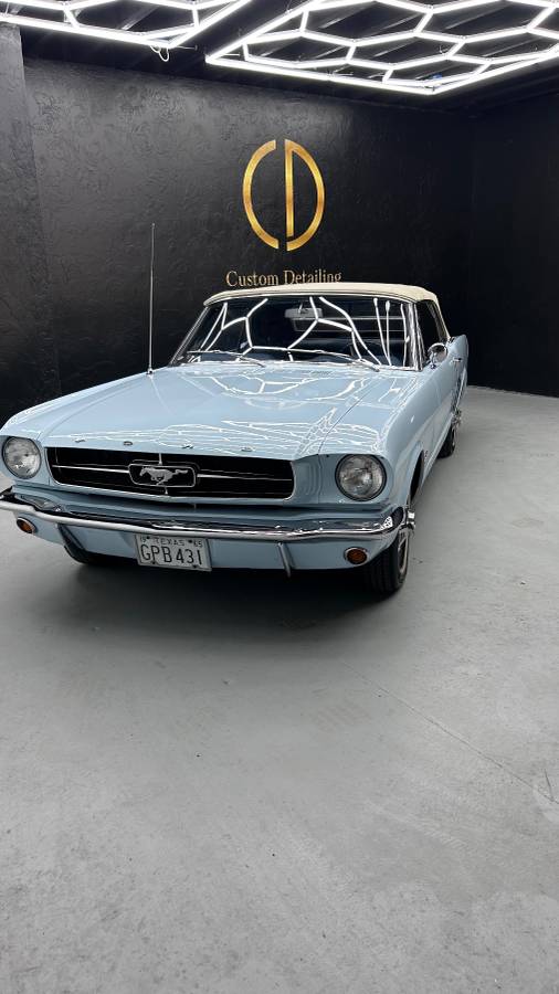 Ford-mustang-convertible-1965-1