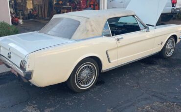 Ford-mustang-convertible-1965-2