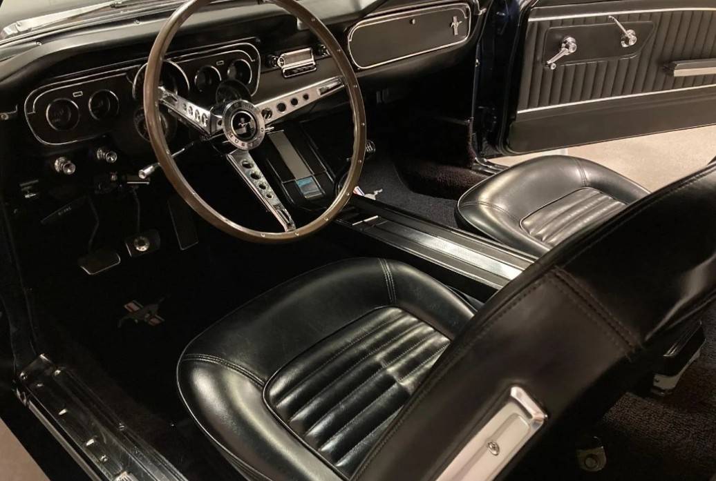 Ford-mustang-convertible-1965-4