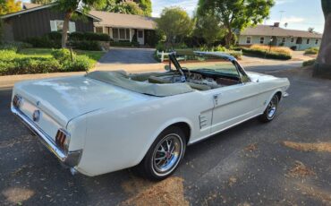 Ford-mustang-convertible-1966-11