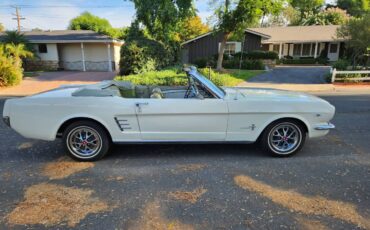 Ford-mustang-convertible-1966-12