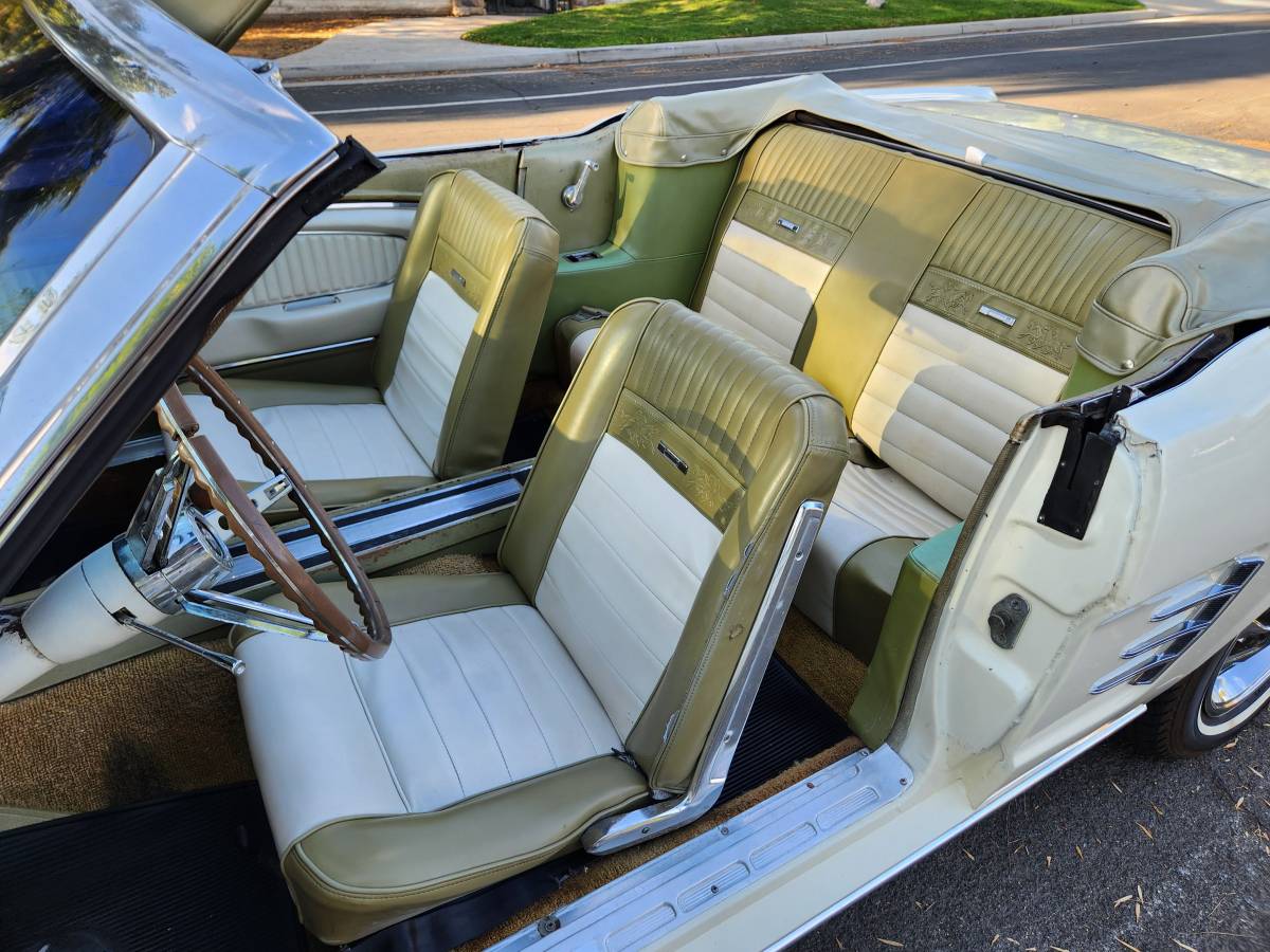 Ford-mustang-convertible-1966-14