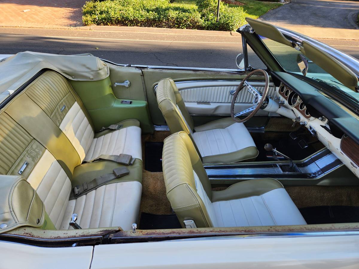 Ford-mustang-convertible-1966-17