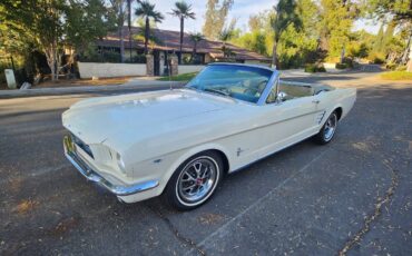 Ford-mustang-convertible-1966-8